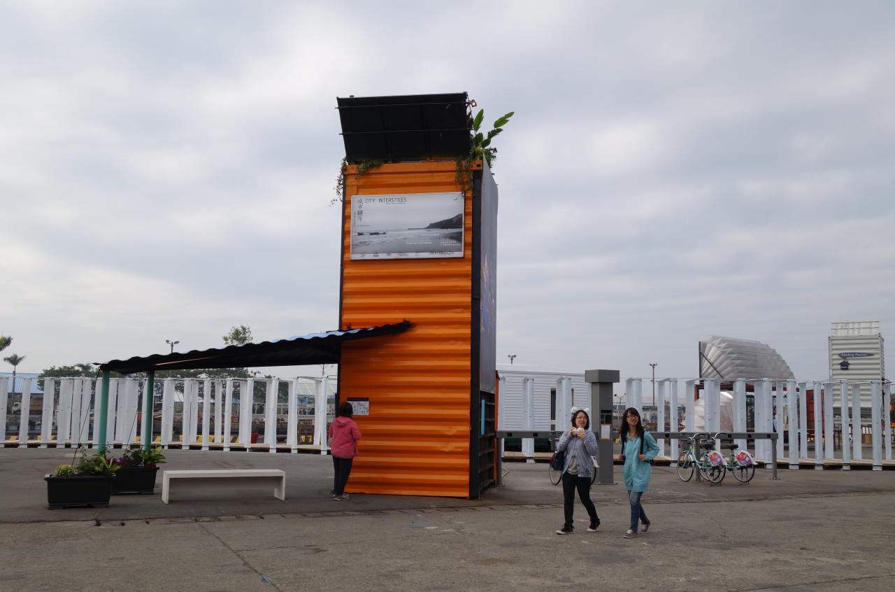 Arrêt de Bus en Container.